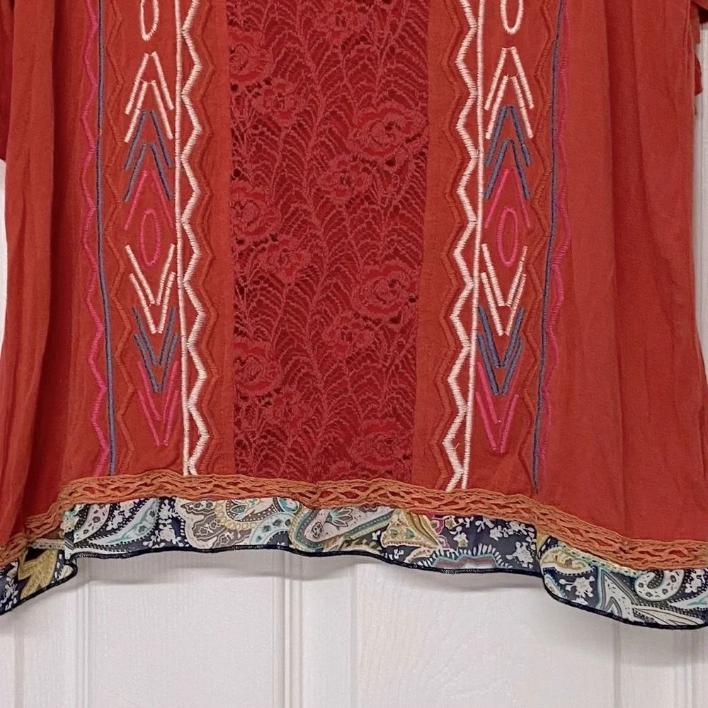 Gimmicks By BKE Embroidered Crochet Lace Panel Orange Loose Fit Top Sz S